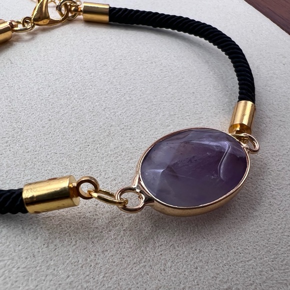Handmade bracelet with a amethyst centre - Picture 3 of 5